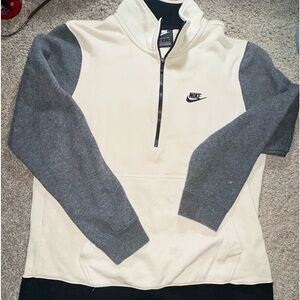 ⚡️Nike 1/2 zip pullover, size L⚡️